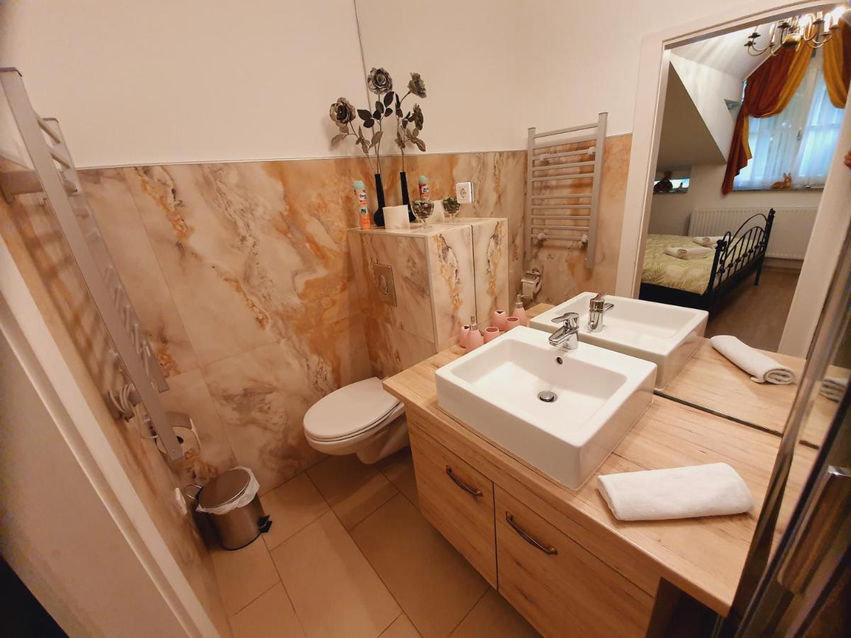 Karmelita Boutique Apartman Sopron Exterior photo