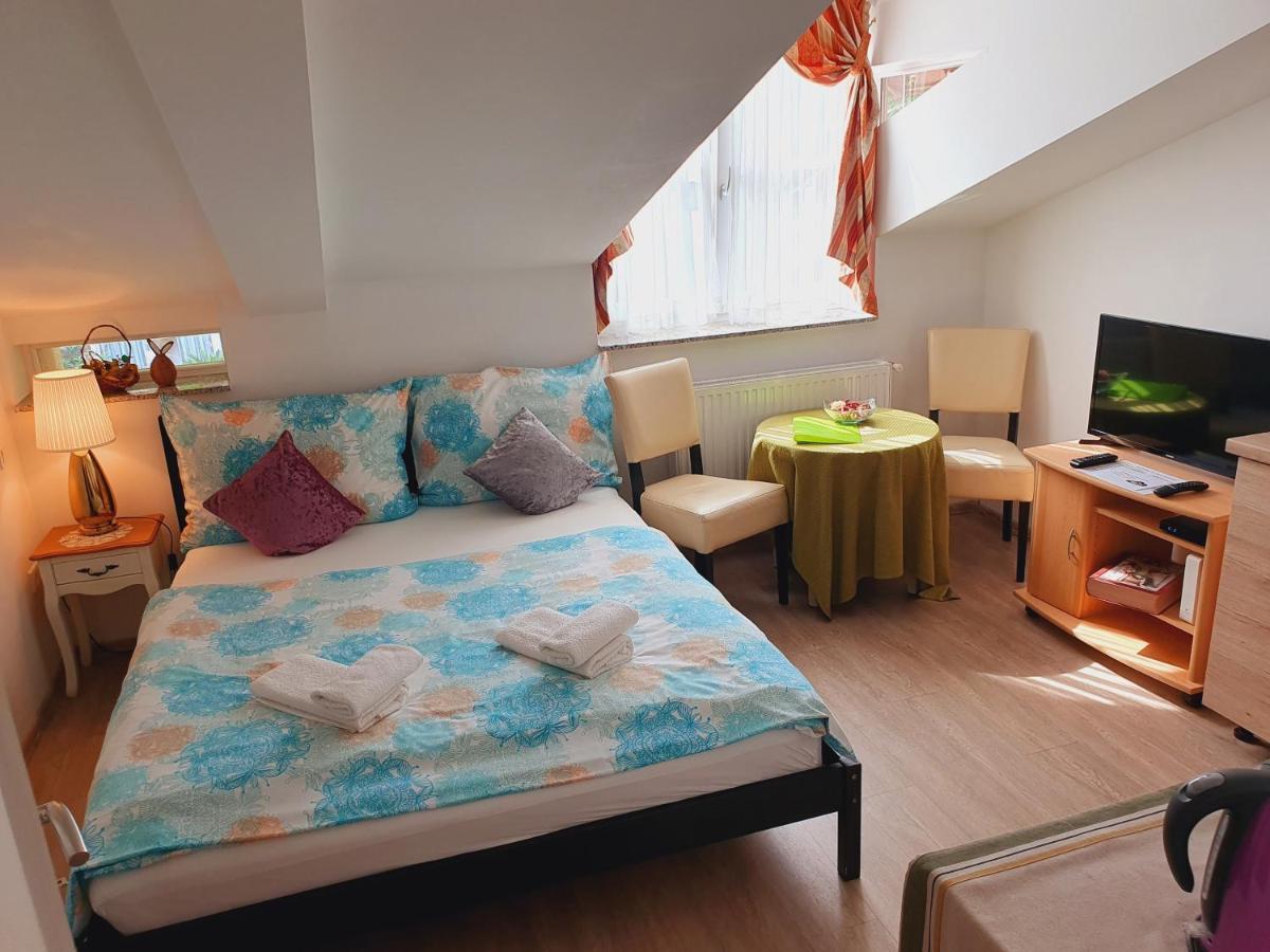 Karmelita Boutique Apartman Sopron Exterior photo