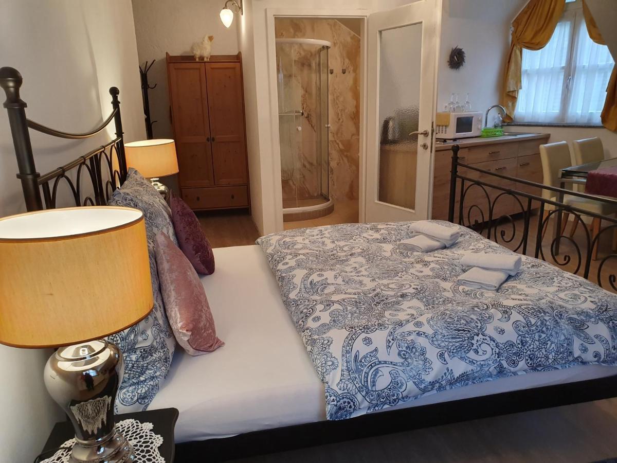 Karmelita Boutique Apartman Sopron Exterior photo