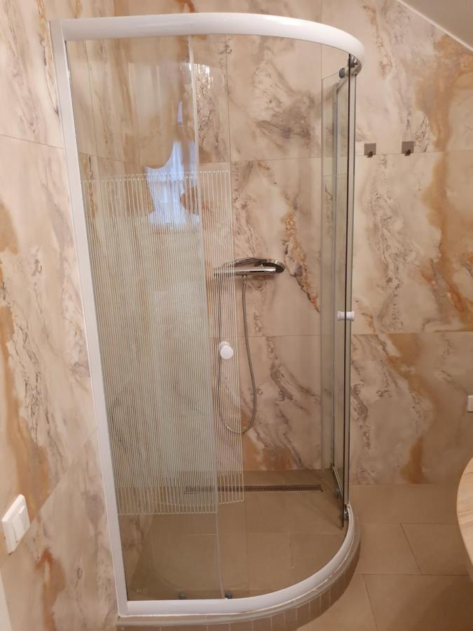 Karmelita Boutique Apartman Sopron Exterior photo